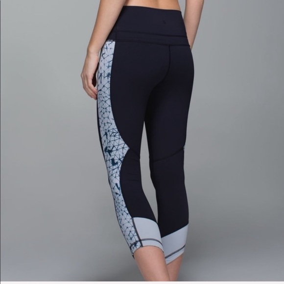 Lululemon Retreat 7/8 Leggings Size 0 - Picture 1 of 8